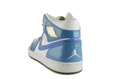 Air Jordan 1 "UNC"