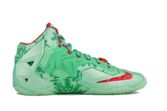 Nike LeBron 11 "Christmas"
